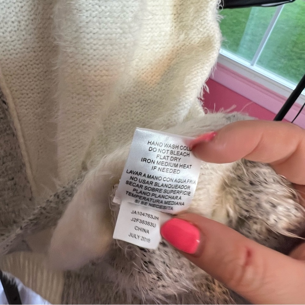 Joseph A Gray And Cream Color Block Fuzzy Sweater… - image 5